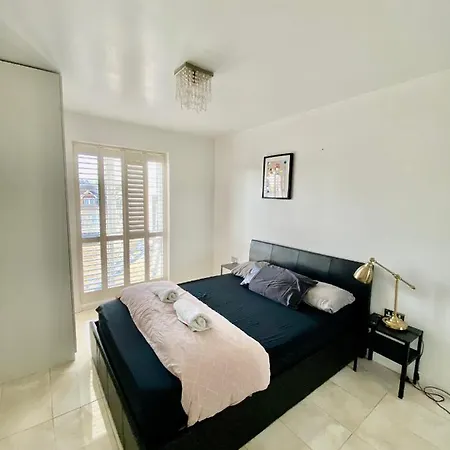 Captivating 1-bed Greater London * Belvedere