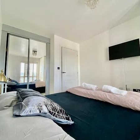 Captivating 1-bed Greater London Apartment Belvedere