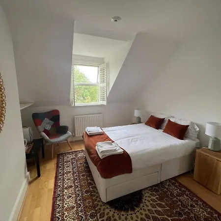 Grand Tulse Hill Homestay