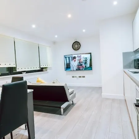 Cosy 1bed With Wifi Apartment *