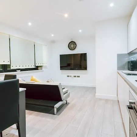 Cosy 1bed With Wifi Apartment *