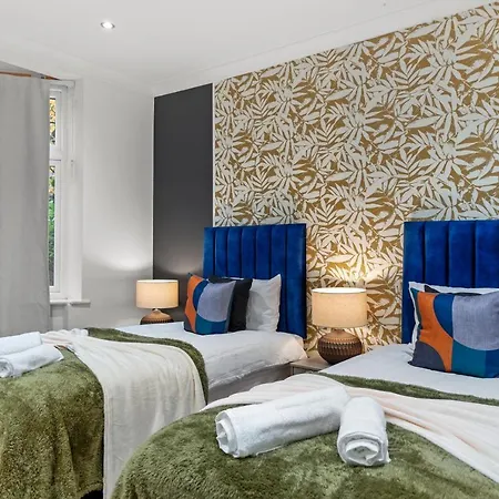 Stunning 3-bedroom In - Sleeps 8