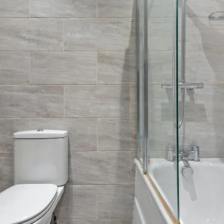 Stunning 3-bedroom In - Sleeps 8 * London