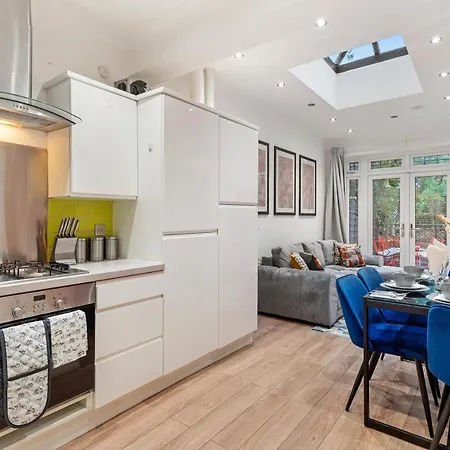 Stunning 3-bedroom In - Sleeps 8 * London