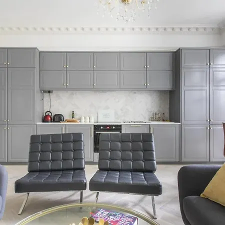 Stunning 4-bed In London-parking & Garden * London