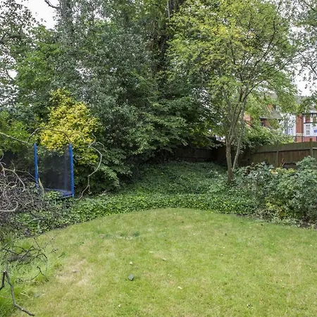 Apartment Stunning 4-bed In London-parking & Garden *