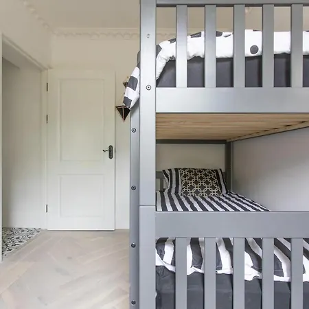 Stunning 4-bed In London-parking & Garden *