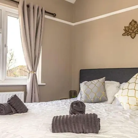 Apartment Cosy 3 Bedroom House With Free Parking Near Kingston Thames New Malden