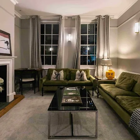 Homestay Vauxhall Shared House: Embassy Area Convenience