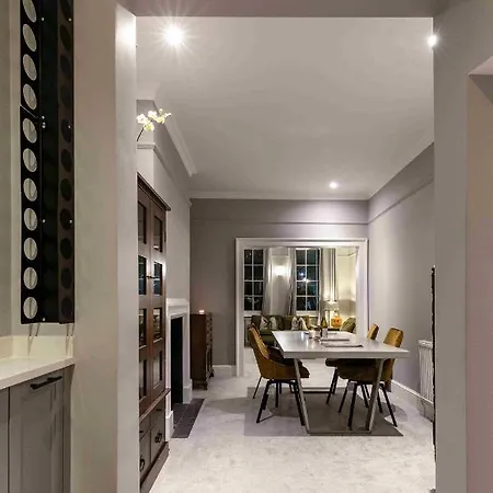 Vauxhall Shared House: Embassy Area Convenience Homestay London
