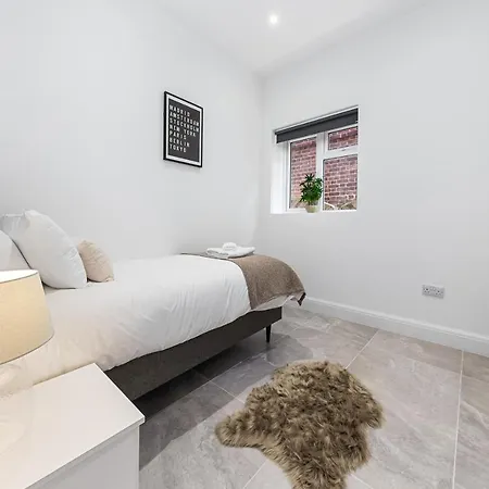 Sercasa - Woodside Park - North Finchley Apartment