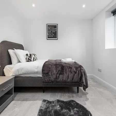 Sercasa - Woodside Park - North Finchley Apartment