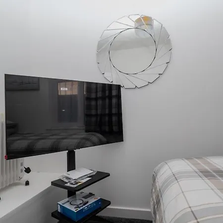 Homestay The House Barking (Greater London)