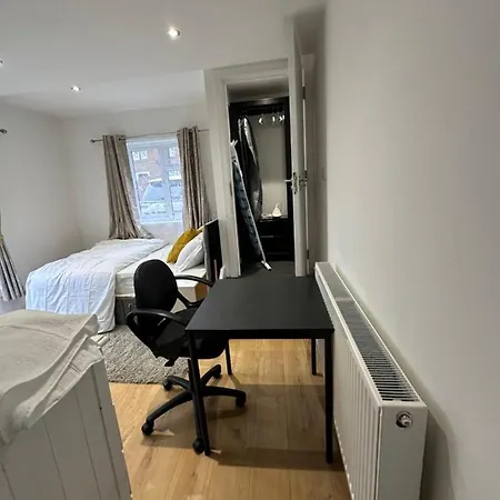 Guest house Keedonwood Road Bromley, With Free Wifi