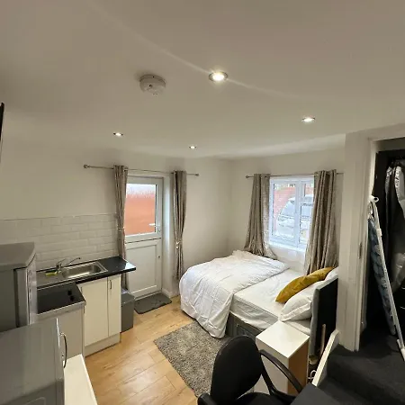 Keedonwood Road Bromley, With Free Wifi Guest house *