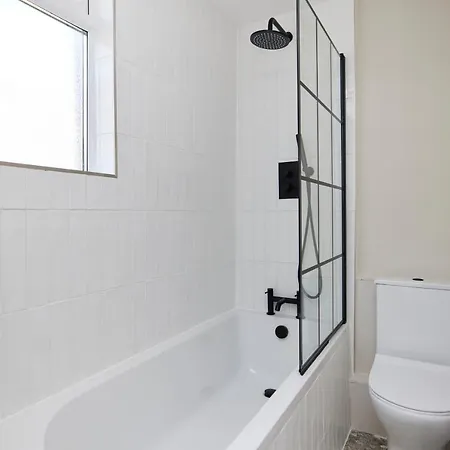 The Leyton Midland Crib - Cozy 2bdr Flat With Study + Garden Apartment London