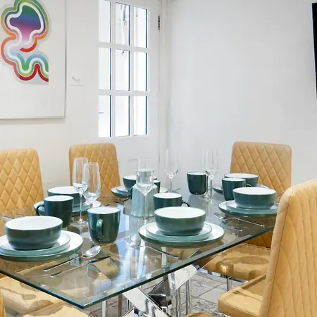 Beautiful 4 Bedroom House Near Paddington Station Holiday home *