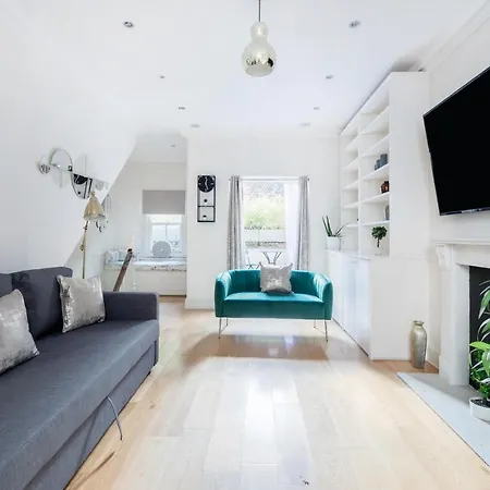 Beautiful 4 Bedroom House Near Paddington Station *