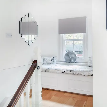 Beautiful 4 Bedroom House Near Paddington Station * London