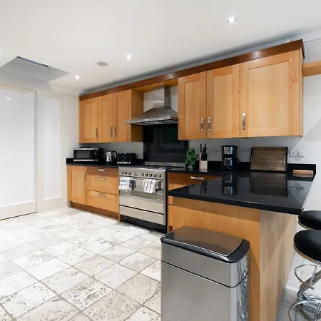 Beautiful 4 Bedroom House Near Paddington Station * London