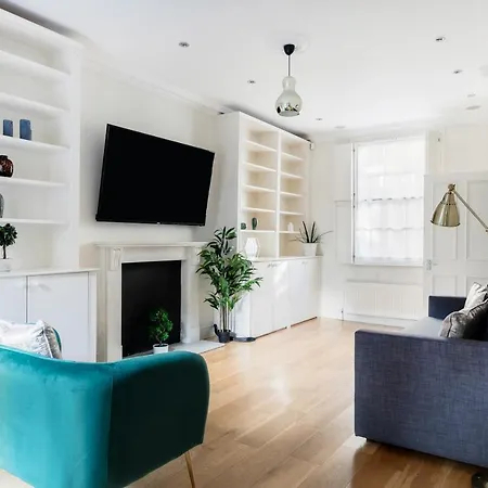 Beautiful 4 Bedroom House Near Paddington Station London
