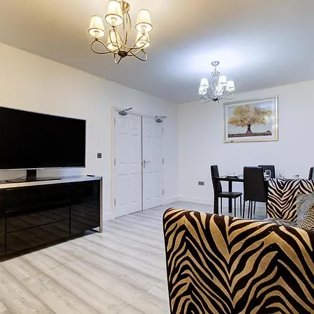Crossville Homes - 7 Bed House, 3 Baths, 3 Parking Villa