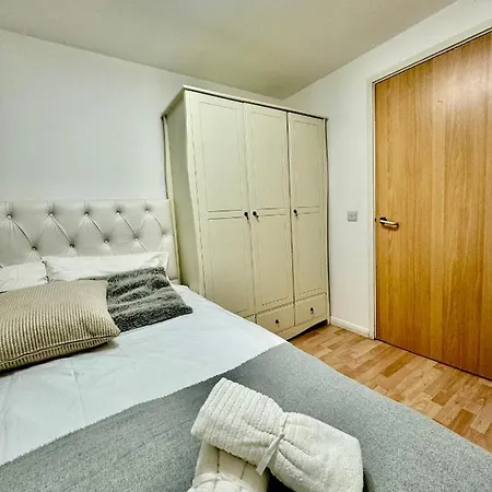 Newday - Chelsea Apartment *