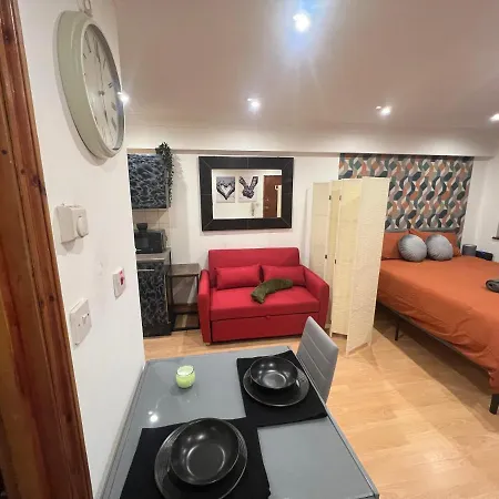 Nice Studioflat In Apartment *