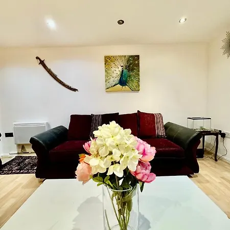 Newday - Chelsea Apartment