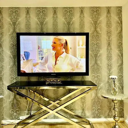 Newday - Chelsea Apartment London