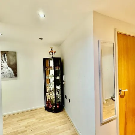 Newday - Chelsea Apartment *