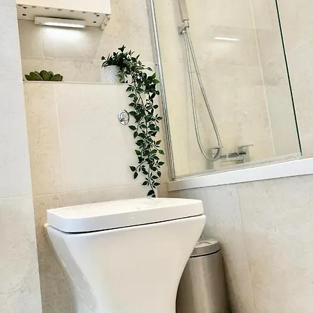 Charming 2 Beds In Chelsea By Earl's Court Station Appartamento