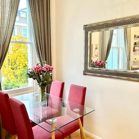 Charming 2 Beds In Chelsea By Earl's Court Station Apartment *