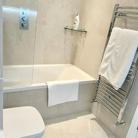 Charming 2 Beds In Chelsea By Earl's Court Station Apartment London