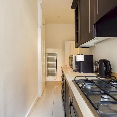 Pass The Keys Gorgeous With Access To A Private Garden Apartment