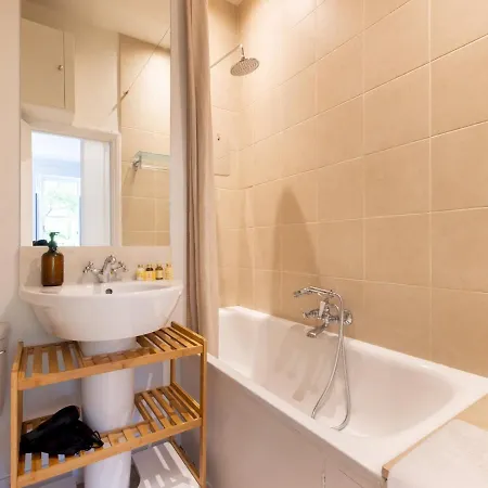 Pass The Keys Gorgeous With Access To A Private Garden Apartment