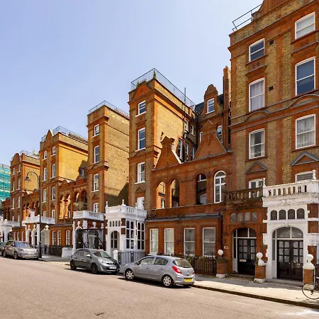 Apartment Pass The Keys Gorgeous With Access To A Private Garden