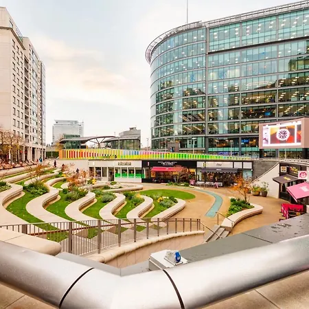 Apartment Paddington Basin View London