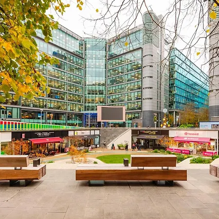 Paddington Basin View Apartment *