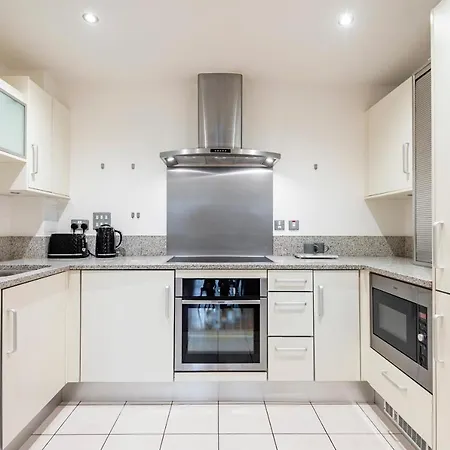 Paddington Basin View Apartment *