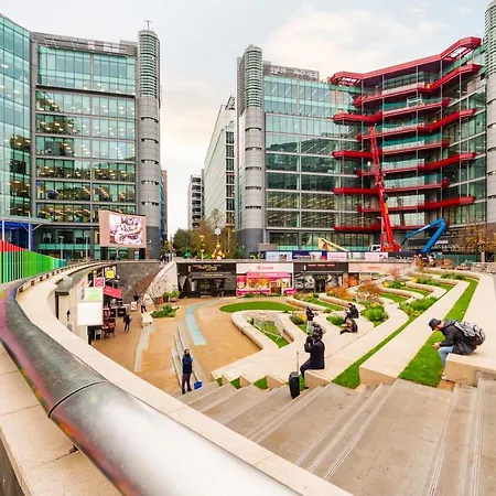 Paddington Basin View Apartment