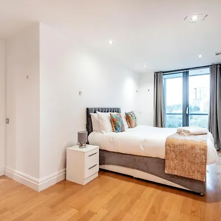 Paddington Basin View Apartment *