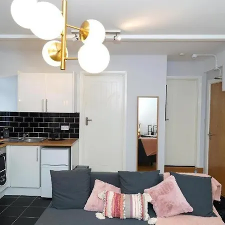 Sussex Garden One Bedroom Apartment *