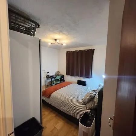 Amazing 1 Bed Flat, Sw19 Apartment