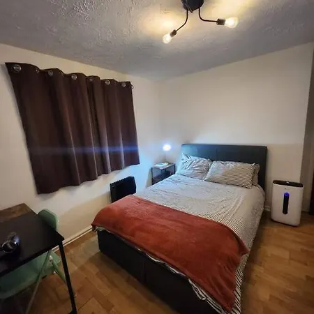 Amazing 1 Bed Flat, Sw19 Apartment London