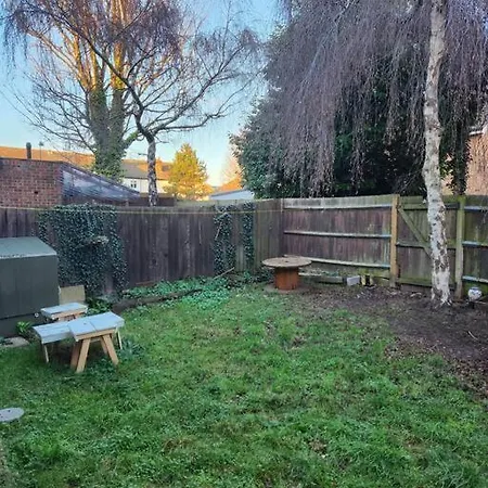 Amazing 1 Bed Flat, Sw19 London
