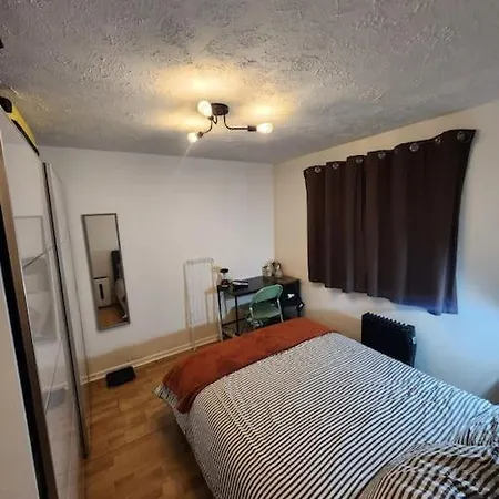 Amazing 1 Bed Flat, Sw19 Apartment London