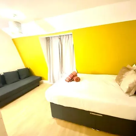 Lovely 3 Bedroom Property Next To Paddington Station Central Apartment *