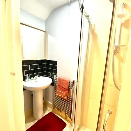 Lovely 3 Bedroom Property Next To Paddington Station Central Apartment