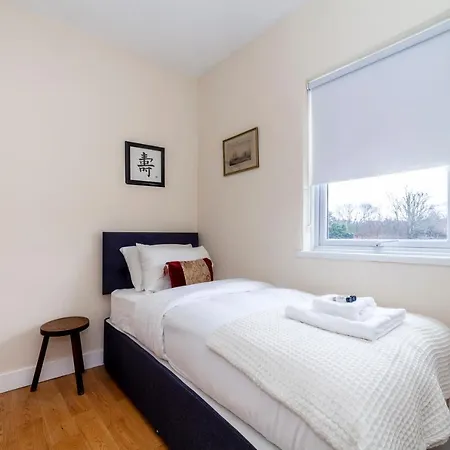 Apartment Stylish 3 Bdr Wfree Parking And Garden Kingston upon Thames (Greater London)
